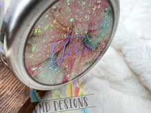 Load image into Gallery viewer, 40oz Daisy Floral Scrapbook Design
