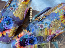 Load image into Gallery viewer, Queen Bee Floral Glitter Tumbler
